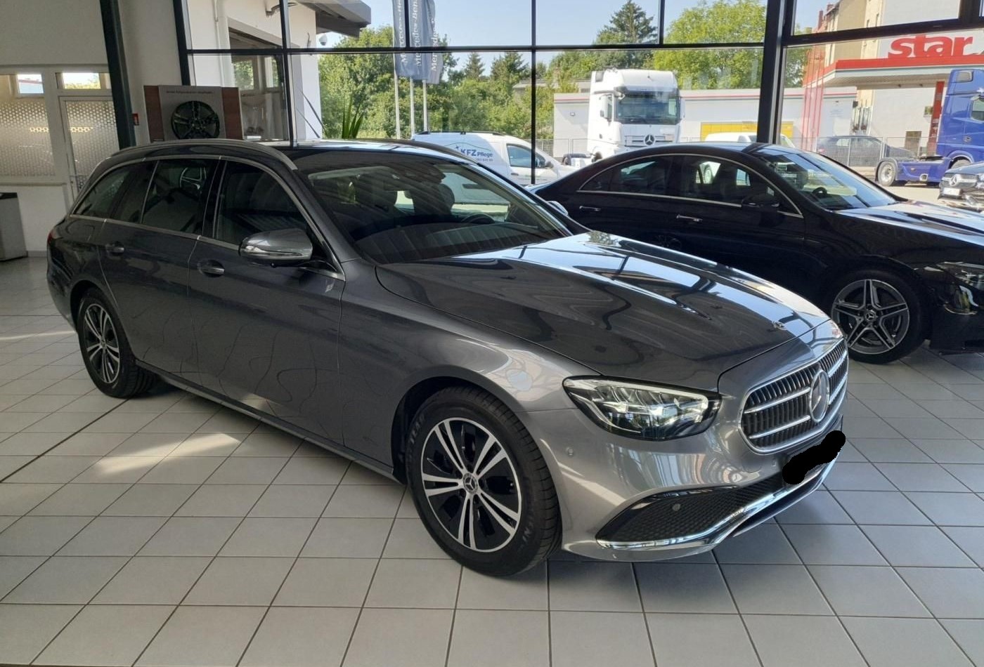 Mercedes-Benz E 300 d 4MATIC T - Image 3